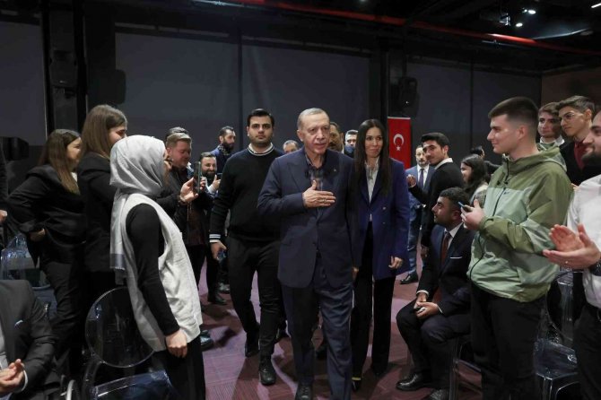 Cumhurbaşkanı Erdoğan: "Tayfun Füzesi Yunan’ı Ürkütüyor ‘Atina’yı Vurur’ Diyor, Vuracak Tabi"