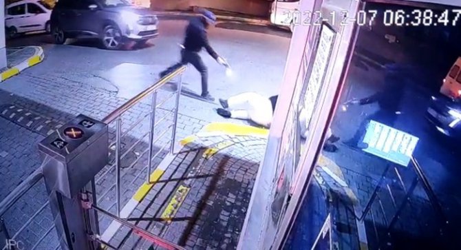 Lüks Site Önünde Kanlı Hesaplaşma Kamerada