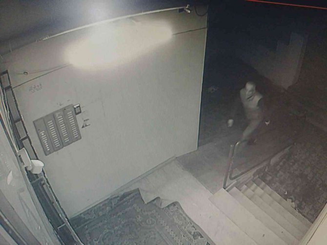 15 Yaşındaki Kız Çocuğuna Asansörde Bıçaklı Saldırı Şoku