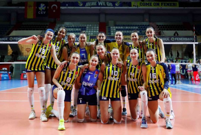 Eczacıbaşı, En İyi Kadın Voleybol Kulüpleri Sıralamasında Zirvede