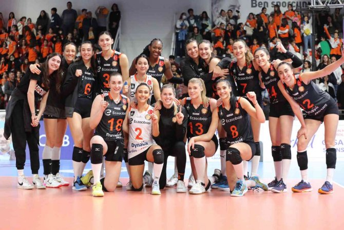 Eczacıbaşı, En İyi Kadın Voleybol Kulüpleri Sıralamasında Zirvede