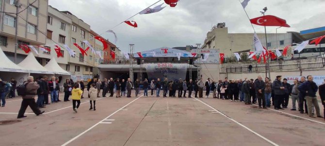 Bayrampaşa’da Yapılan Balık Festivali’nde 3 Ton Hamsi Dağıtıldı