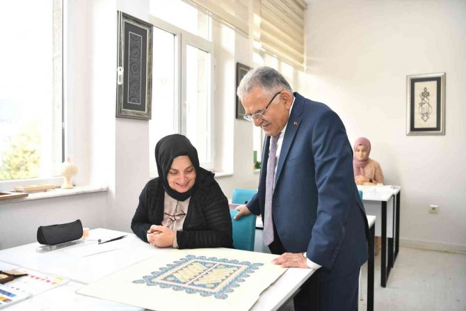 Büyükkılıç, Kaymek Göz Nuru Tesisleri’nde Kursiyerlerle Buluştu