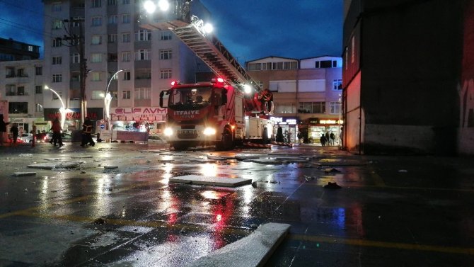 Fırtına Vurdu, Facianın Eşiğinden Dönüldü
