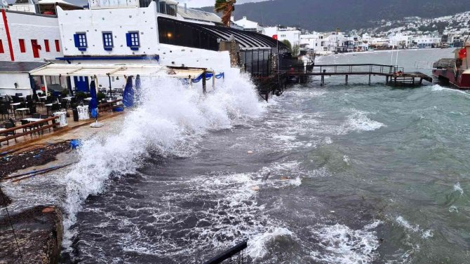 Bodrum’u Fırtına Vurdu