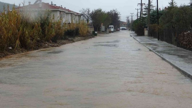 Muğla’da Şiddetli Yağış Etkili Oldu