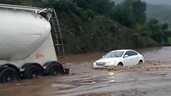 Milas’ta Sağanak Yağmur Etkili Oldu