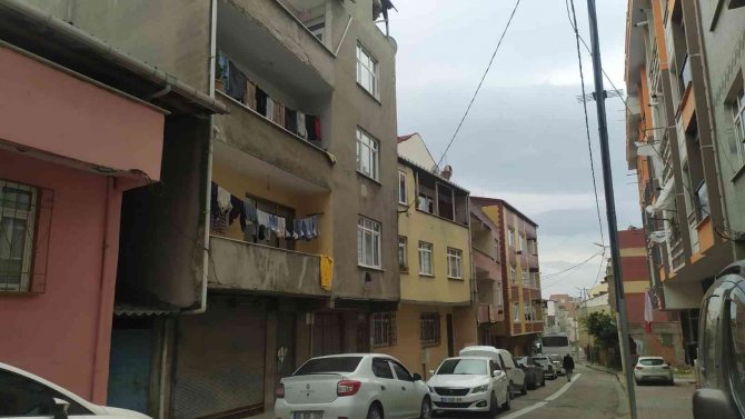 Küçükçekmece’de Silahla Şakalaşma Kanlı Bitti