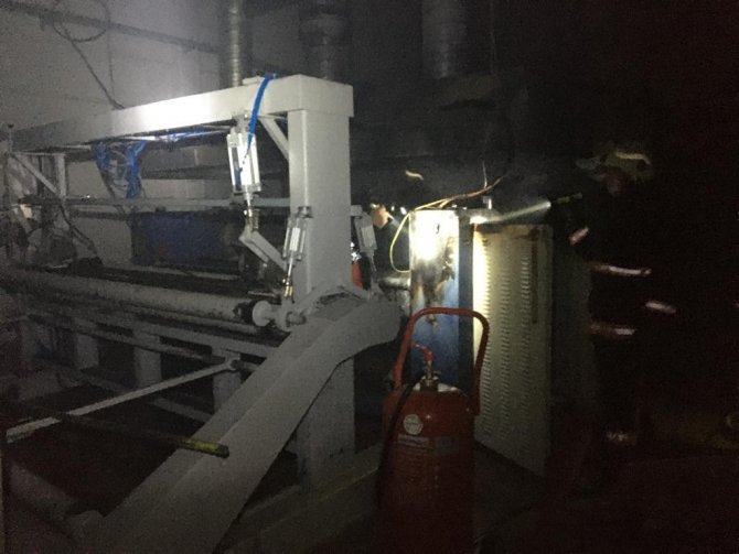 Halı Fabrikasında Çıkan Yangın Söndürüldü
