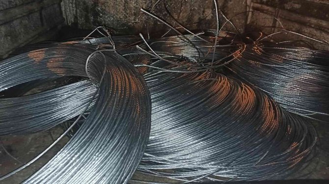 Çalıştıkları İş Yerinden Kablo Çalan Şahıslar Yakalandı