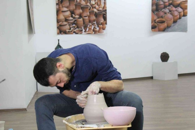 Atık Seramikler Usta Ellerde Sanat Eserlerine Dönüştü