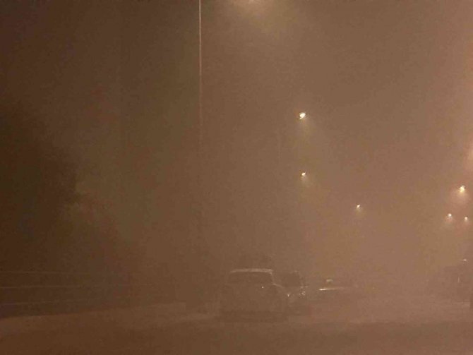 Hatay’da Sis Görüş Mesafesini Düşürdü, Sürücüler Araç Kullanmakta Zorlandı