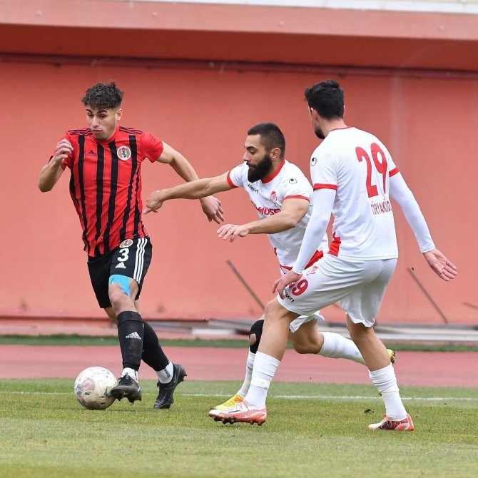 Tff 3. Lig: Gümüşhane Sportif Faaliyetler A.ş: 3 - Turgutluspor: 0