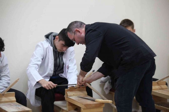 Dünyaya Nam Salan "Devrek Bastonu" Gelecek Nesillere Aktarılacak