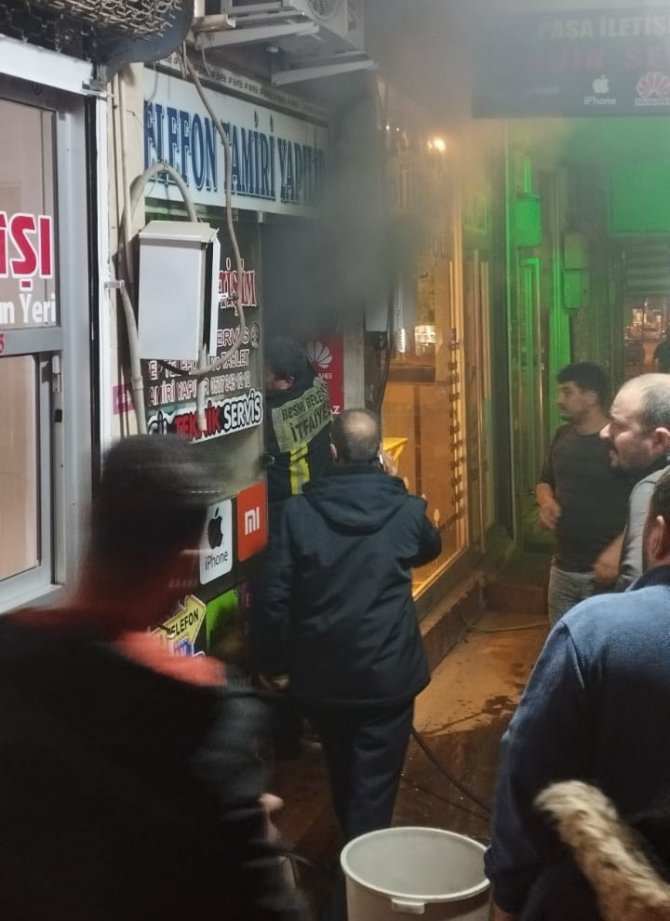 İ̇ş Yerinde Çıkan Yangın Korkuttu