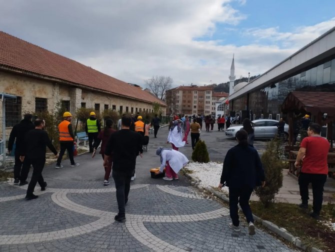 Ağız Diş Sağlığı Uygulama Ve Araştırma Merkezi’nde Deprem, Yangın Ve Bina Tahliye Tatbikatı