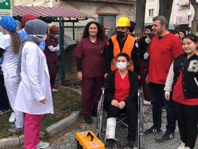 Ağız Diş Sağlığı Uygulama Ve Araştırma Merkezi’nde Deprem, Yangın Ve Bina Tahliye Tatbikatı
