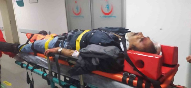 Aksaray’da Otomobil İle Otobüs Çarpıştı: 2 Yaralı