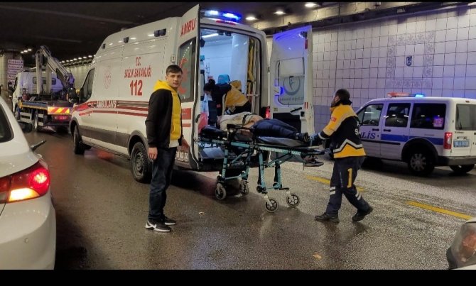 Ankara’da Polisin "Dur" İhtarına Uymayan Sürücü Kaza Yaptı: 3 Yaralı