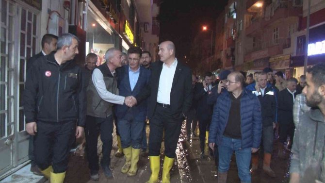 Bakan Soylu’dan Sel Mağduru Esnaflara Ziyaret