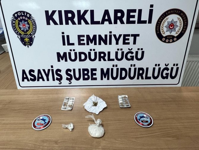 Şüphe Üzerine Durdurulan 5 Kişi De Uyuşturucu Ele Geçirildi