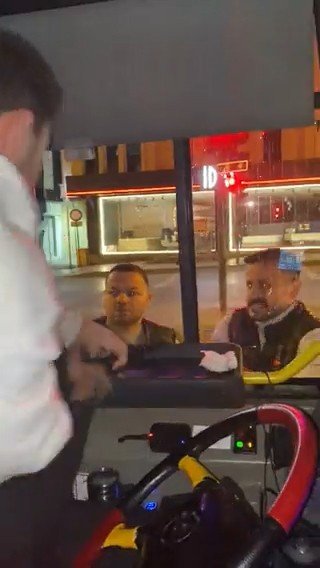 Ataşehir’de İ̇ett Aracının Önünü Kesip Şoföre Saldırdı