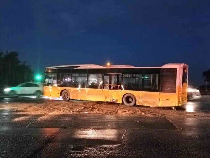 Arnavutköy’de Ters Şeritten Yola Giren İ̇ett Otobüsü Kazaya Neden Oldu: 14 Yaralı