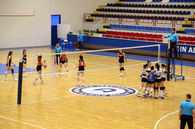 Üniversiteler Arası Voleybol Bölgesel Lig Müsabakaları Adü Ev Sahipliğinde Başladı