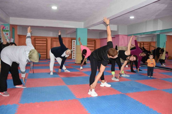 Germencikli Kadınlar Spor Kurslarını Çok Sevdi