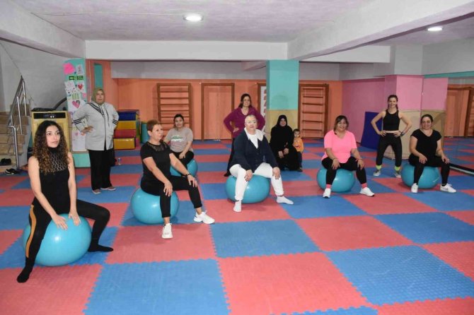 Germencikli Kadınlar Spor Kurslarını Çok Sevdi