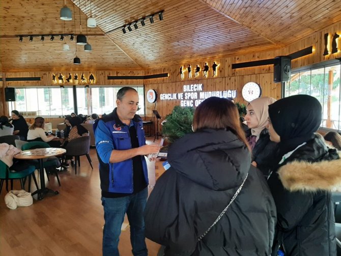 Bilecik’te Üniversiteli Öğrencilere ‘Afet Farkındalık Ve Gönüllülük’ Eğitimi