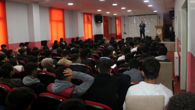 Yks’ye Hazırlanan Öğrencilere Yönelik Motivasyon Seminerleri Başladı