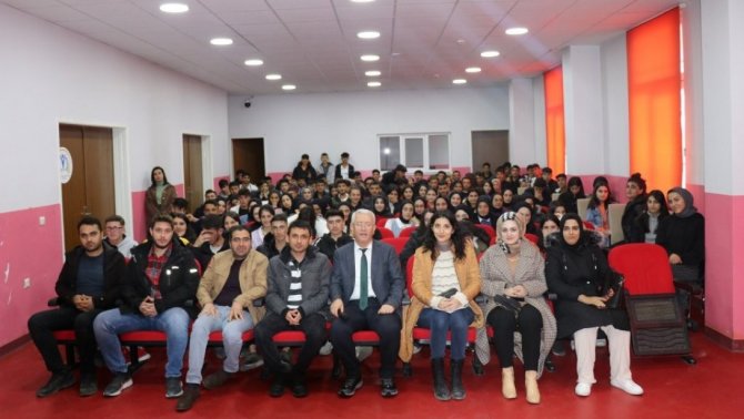 Yks’ye Hazırlanan Öğrencilere Yönelik Motivasyon Seminerleri Başladı