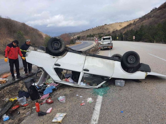 Takla Atan Otomobil Hurdaya Döndü: 3 Yaralı