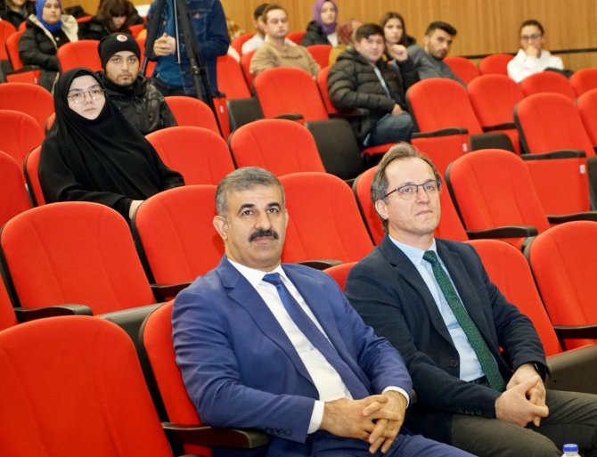 Çakü’de 21. Yüzyılda Öğrencilik Ele Alındı