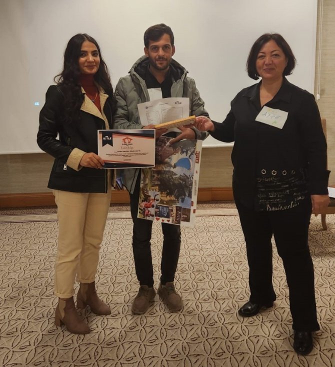 Bu Okulda Aile Olmanın Kuralları Anlatılıyor