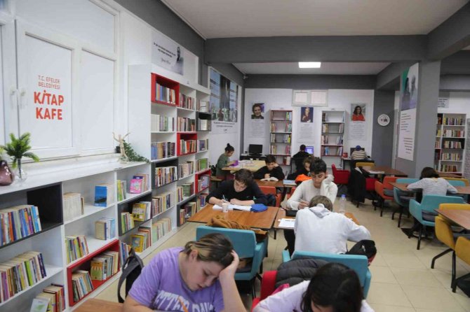 Gençlerin Gözdesi Efeler’in Kitap Kafeleri Oldu