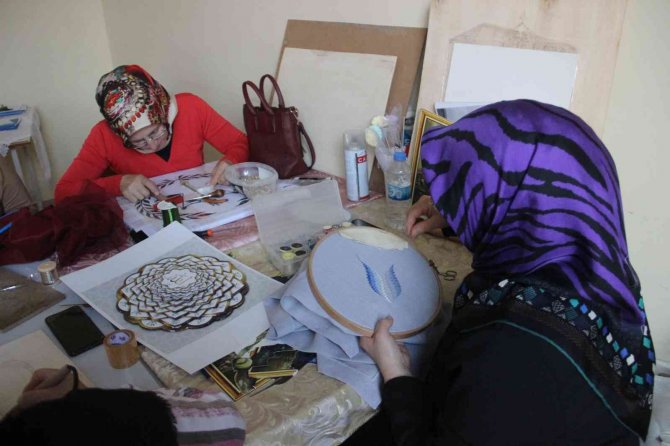 Sosyal Aktivite Arayışında Olanlar Aziziye Halk Eğitimi Merkezi’nin Yolunu Tutuyor