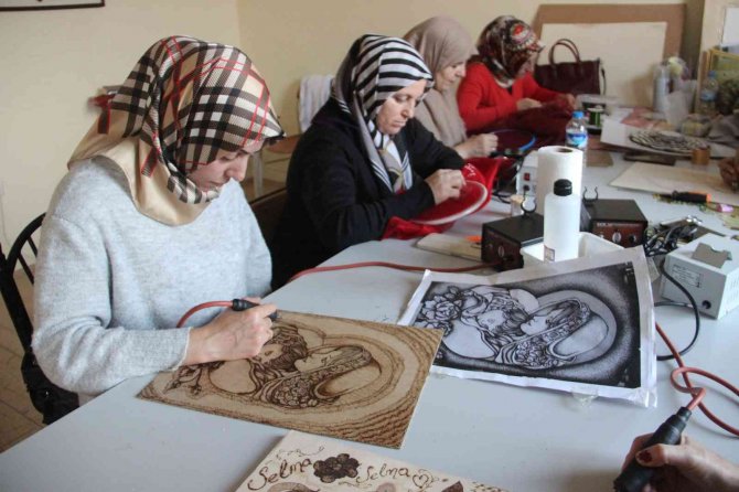 Sosyal Aktivite Arayışında Olanlar Aziziye Halk Eğitimi Merkezi’nin Yolunu Tutuyor