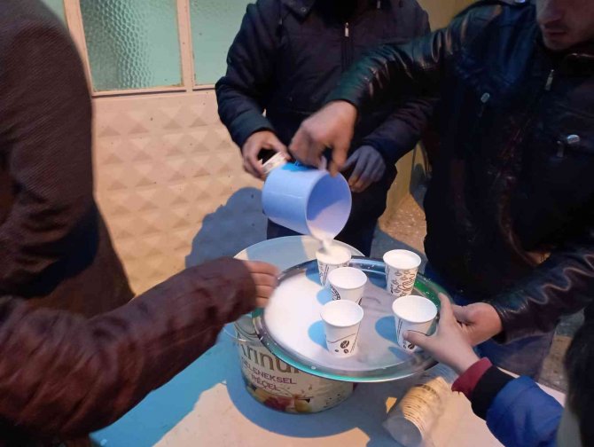 Gediz’in Dörtdeğirmen Köyünde Sabah Namazı Buluşması