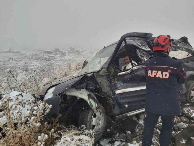 Kars’ta Trafik Kazası: 3 Yaralı