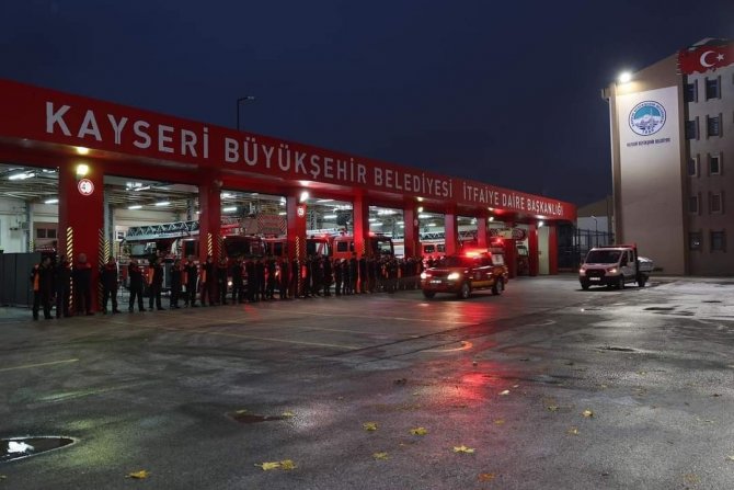 Kayseri İ̇tfaiyesi Sel Bölgesine Gidiyor