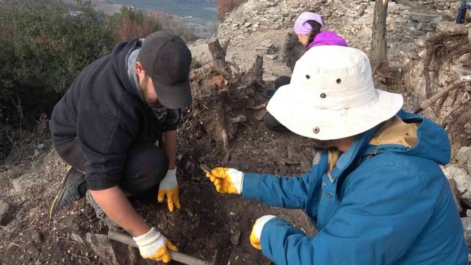 Çobankale’deki Tarihi Eserler Puzzle Gibi Birleştiriliyor