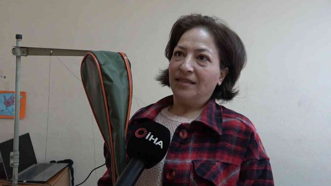 Mikro Kredi Desteğiyle Ev Hanımıyken İş Kadını Oldu: Ürettiği Çantaları 22 Ülkeye İhraç Etti