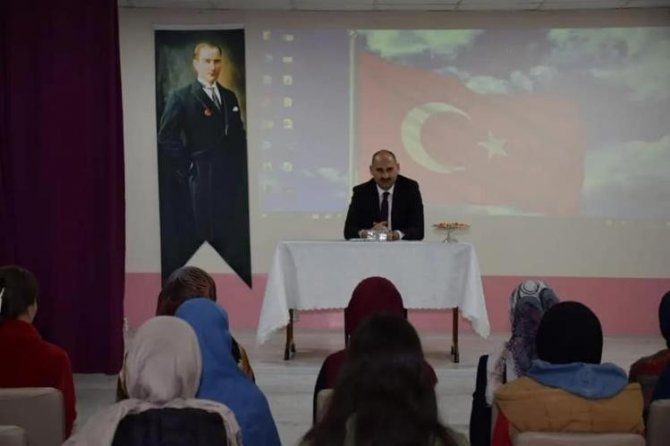 Kız Yurdunda Bulunan Öğrenciler İle Program Yapıldı
