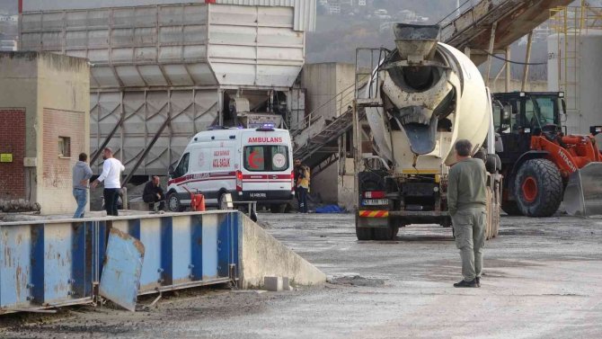 Çalıştığı Makineye Sıkışan İşçi Hayatını Kaybetti