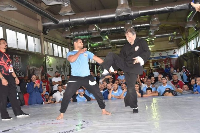 Türk Dövüş Ustası Sijo Yüksel Yılmaz, Kahire’de Hünerlerini Sergiledi