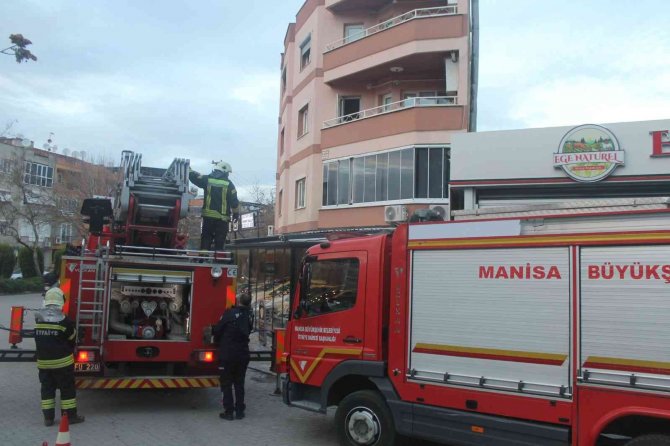 İ̇ş Yerinde Yangın Paniği