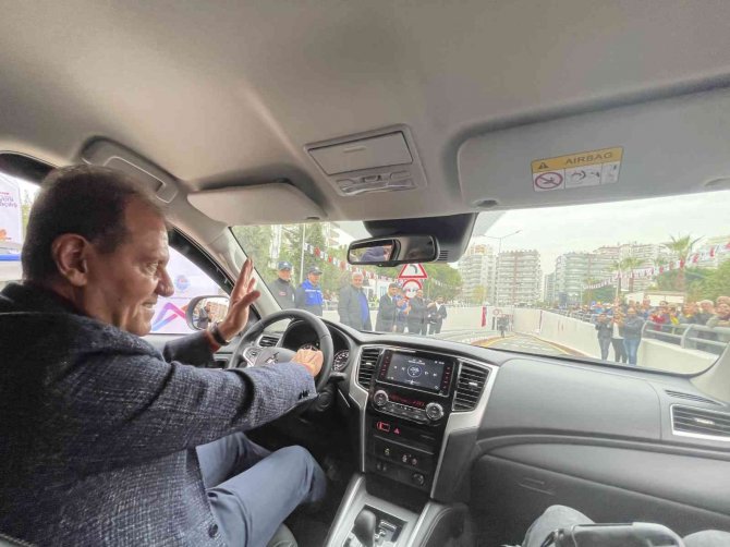 Mersin’de Dikenli Yol Alt Geçidi Açıldı