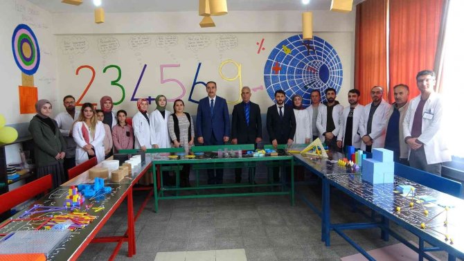 Muş’ta Öğrenciler İçin "Matematik Atölyesi" Açıldı